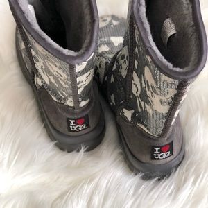 I Heart UGG skull Boots in sequin size 10